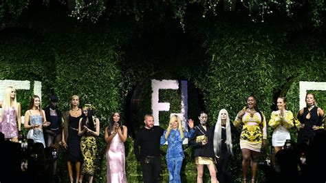 Versace x Fendi e Fendi x Versace: la sorpresa arriva alla fine 